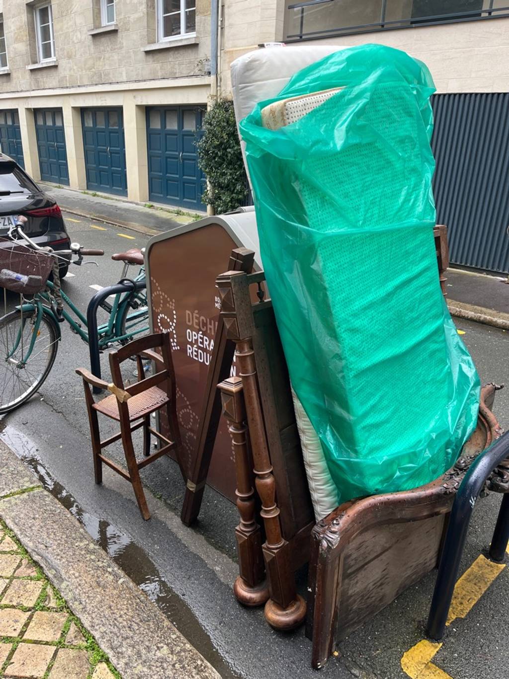 Déchets encombrants abandonnés
