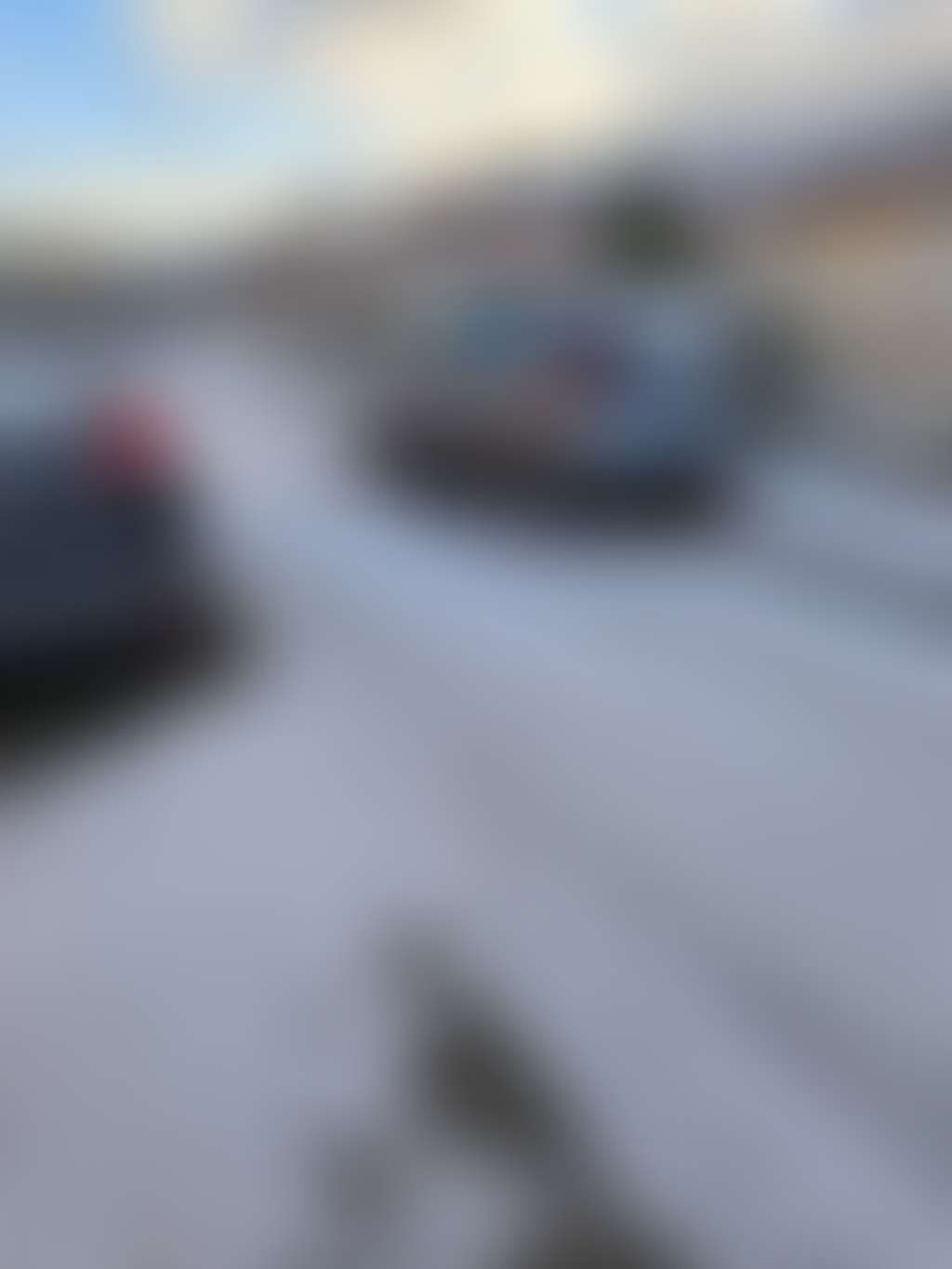 Voiture stationnée sur trottoir