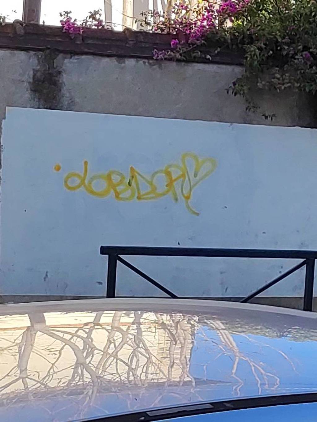 Tags sur voie publique