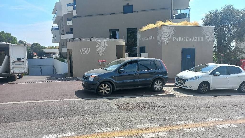 Stationnement gênant sur trottoir