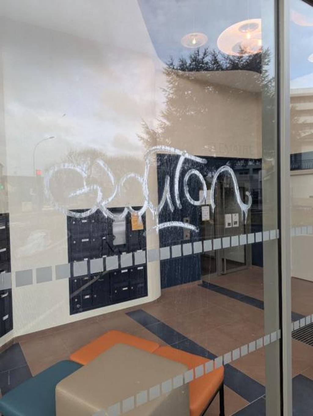 Tag sur bâtiment