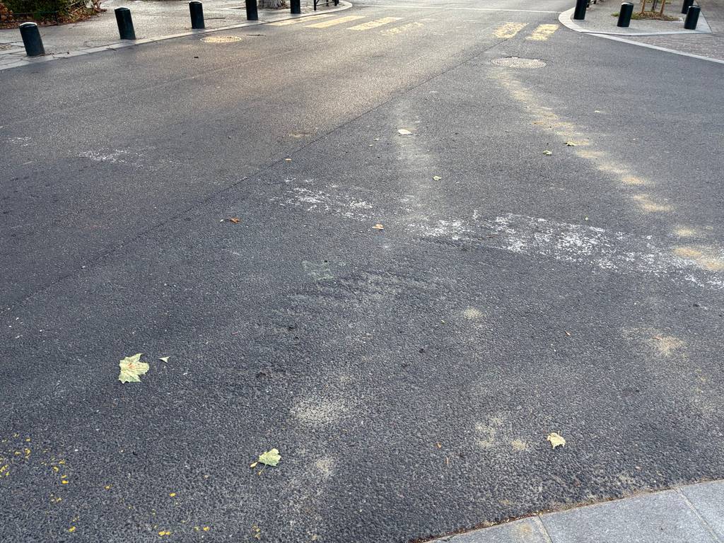 Marquages au sol effacés