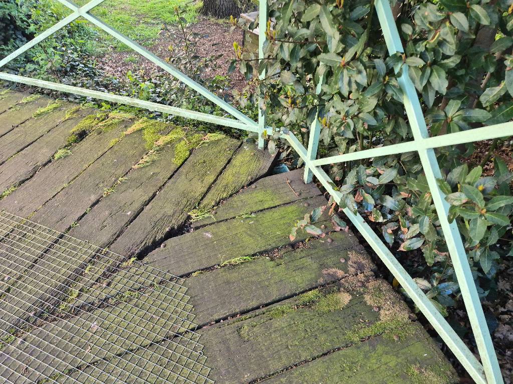Passerelle bois dangereuse pourrie