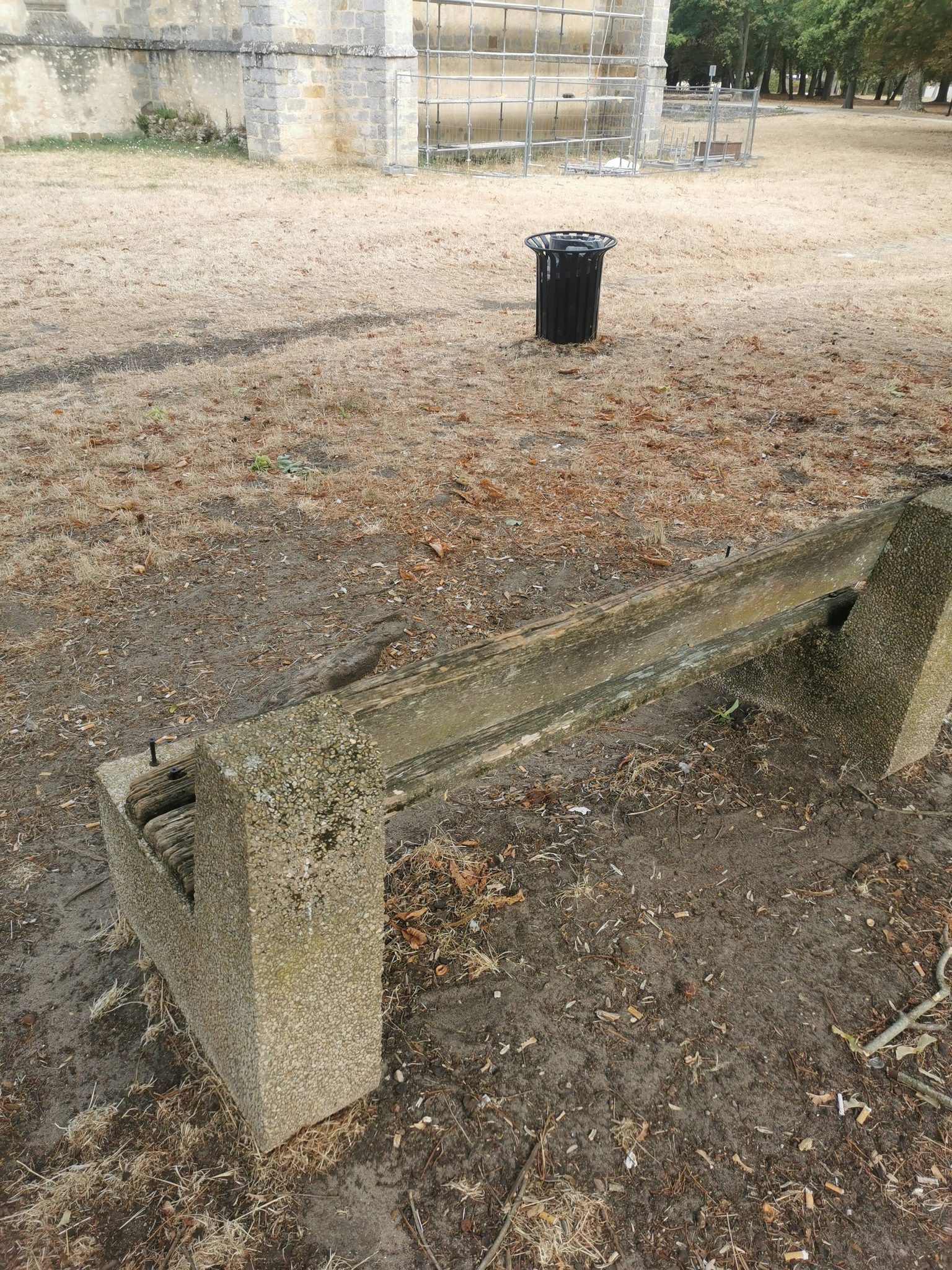 Photo 3 - Clous rouillés dangereux