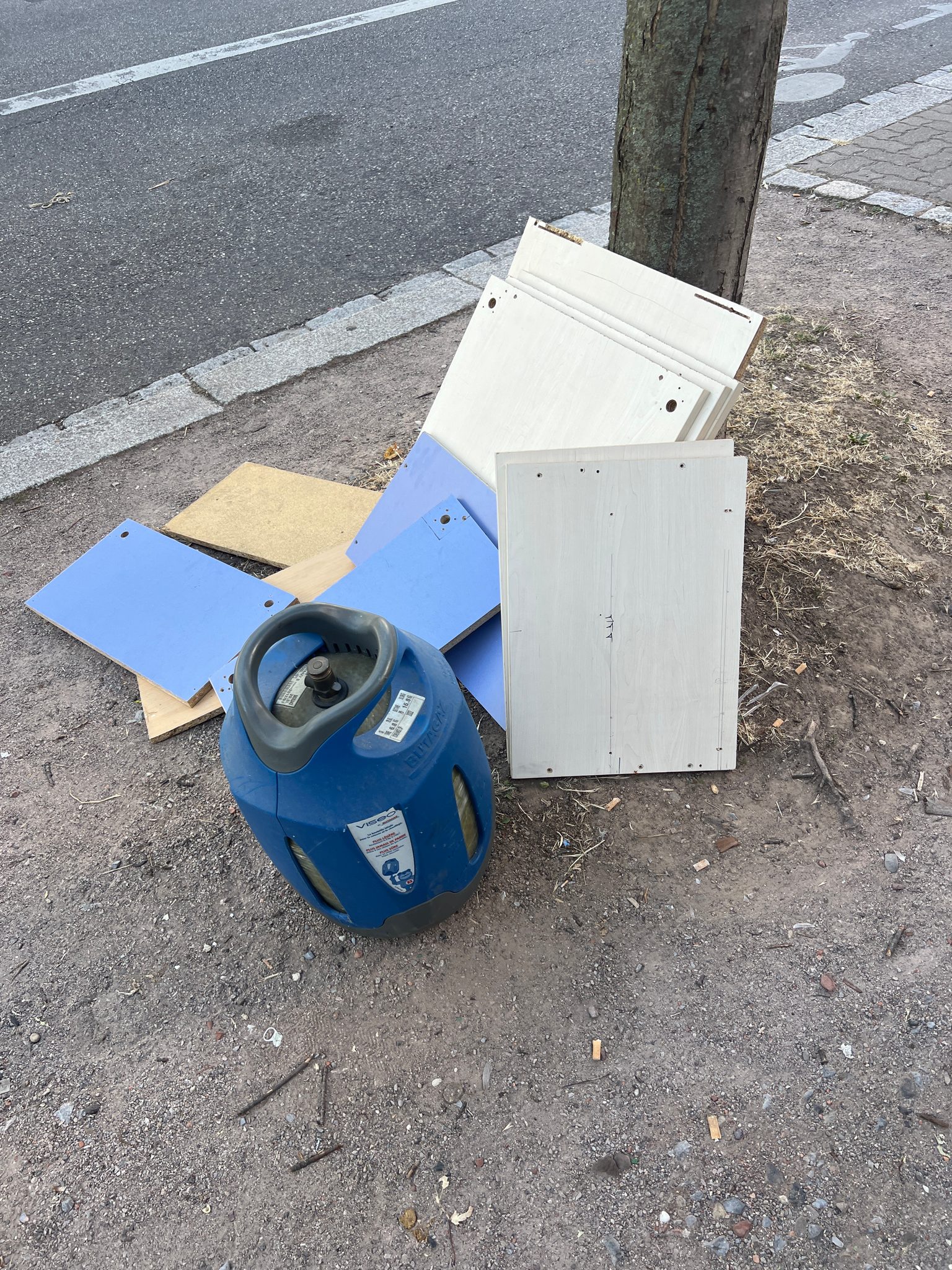 Signalement Déchets encombrants abandonnés