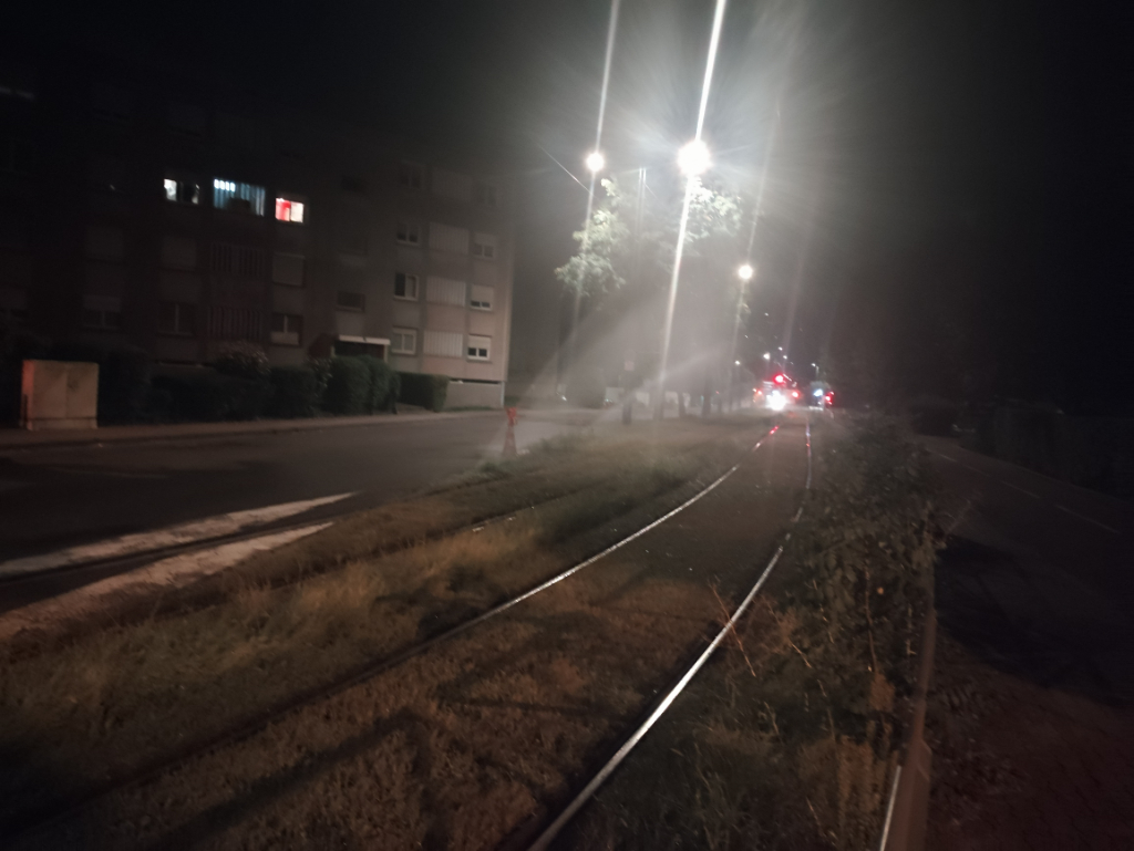 Photo 2 - Arrosage voies tram injustifié