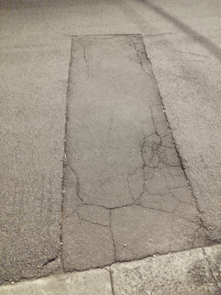 Crevasse sur chaussée