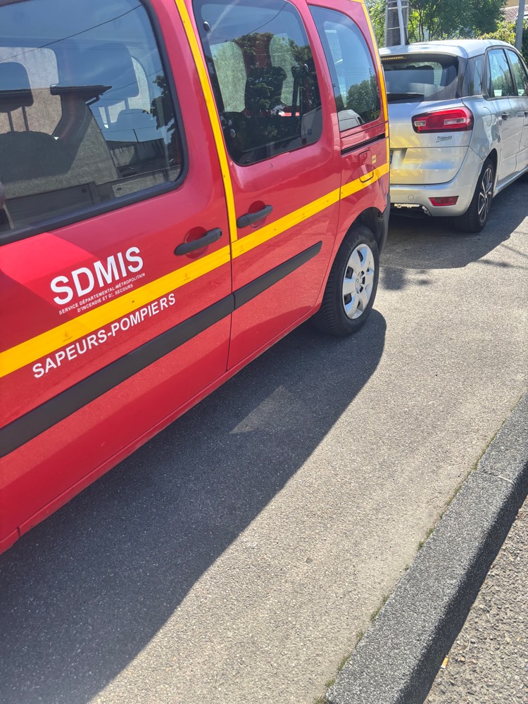 Stationnement gênant sur trottoir