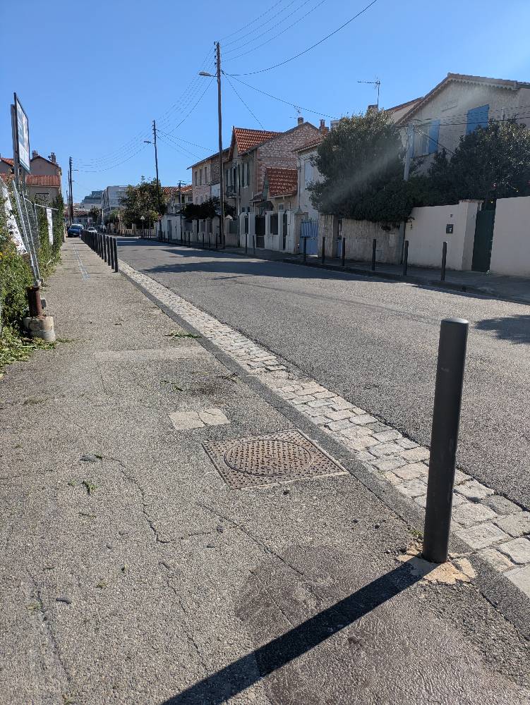 Stationnement gênant sur trottoir
