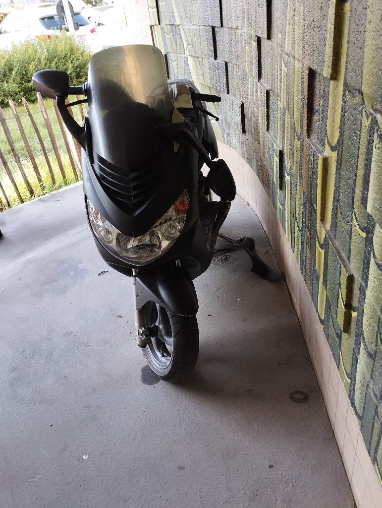 Photo 3 - Scooter abandonné suspect