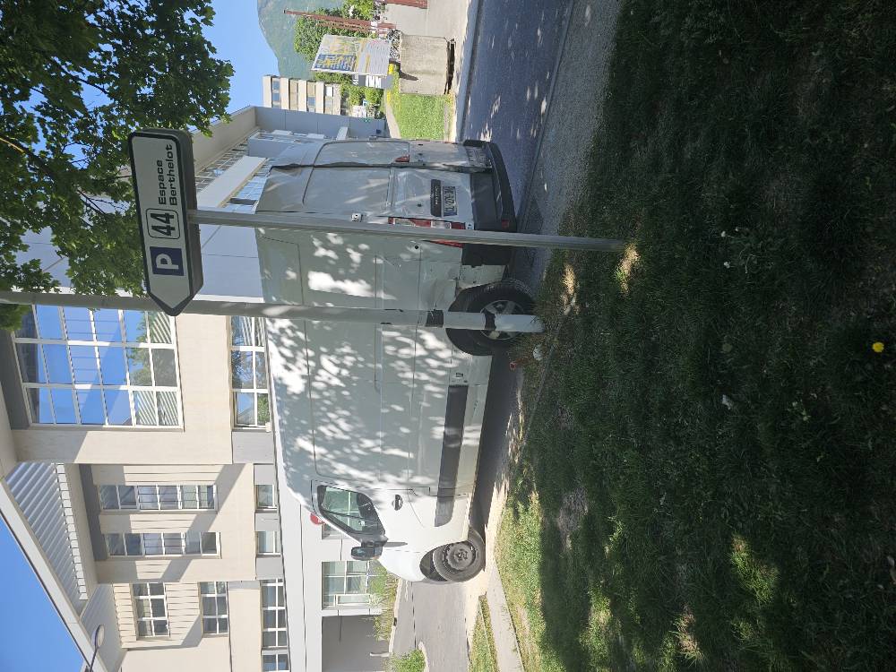 Stationnement sur trottoir