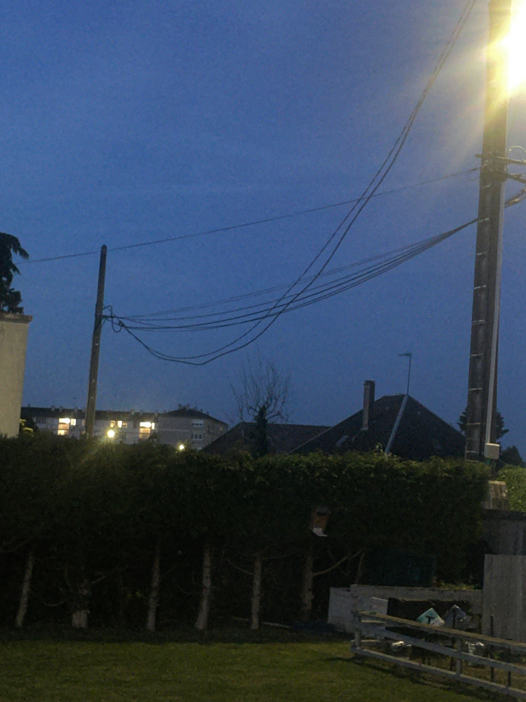 Fil électrique décroché