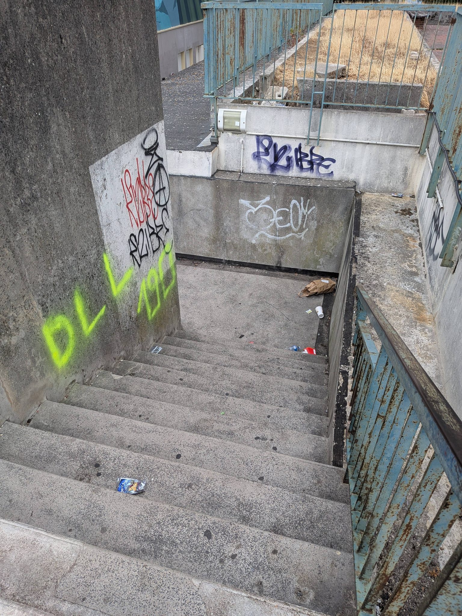 Signalement Accumulation de déchets en centre-ville