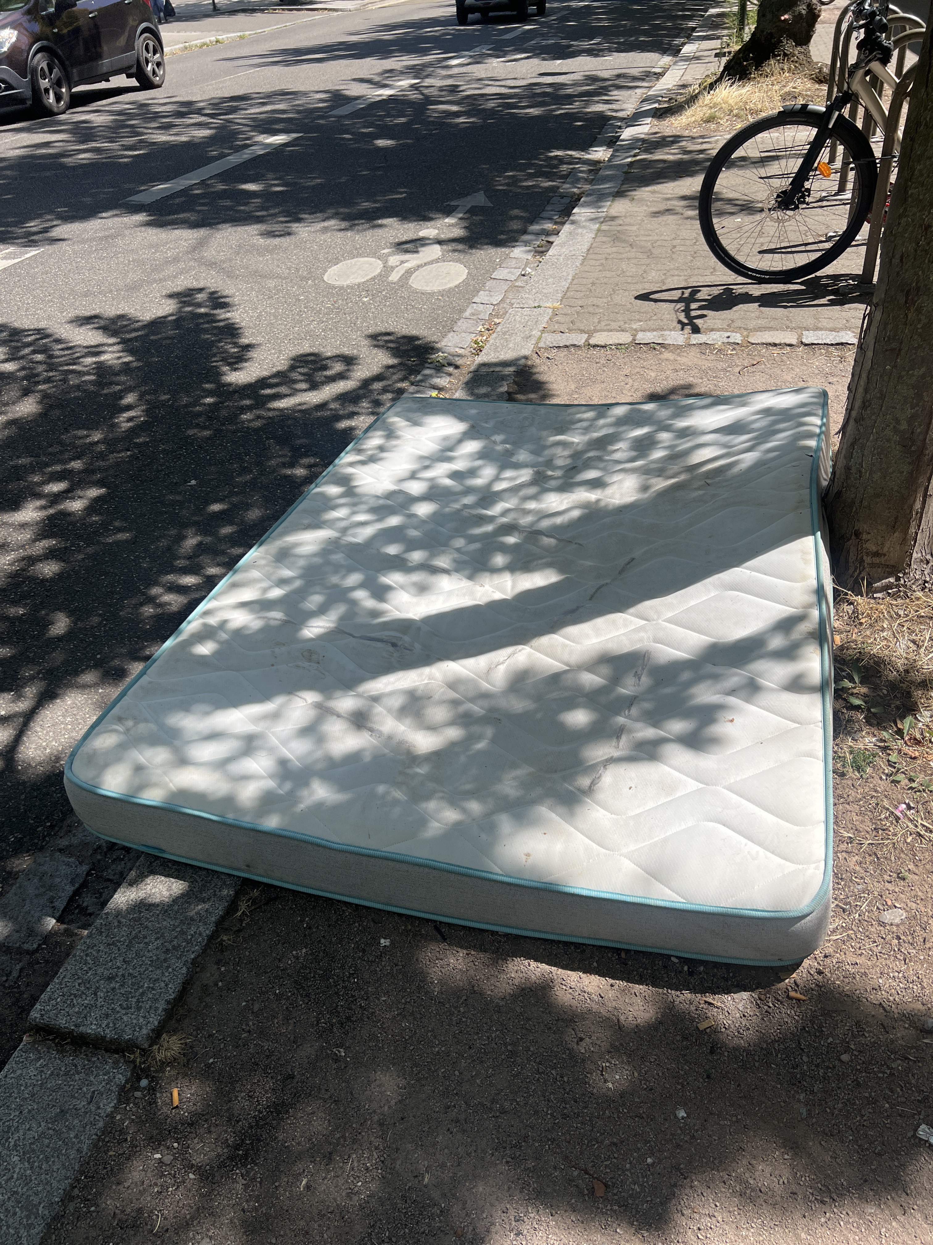 Signalement Matelas abandonné