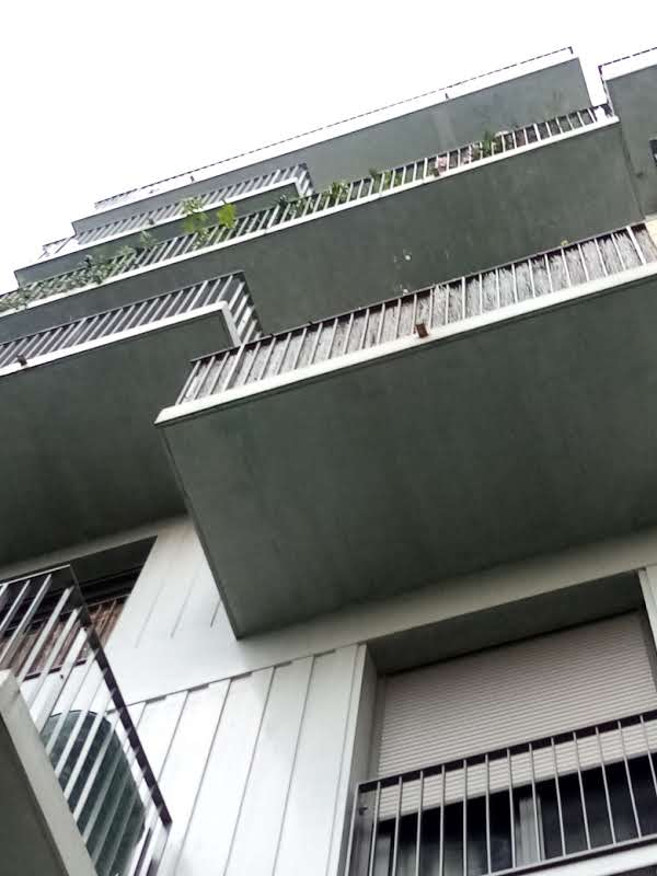 Photo 2 - Urine sur trottoirs