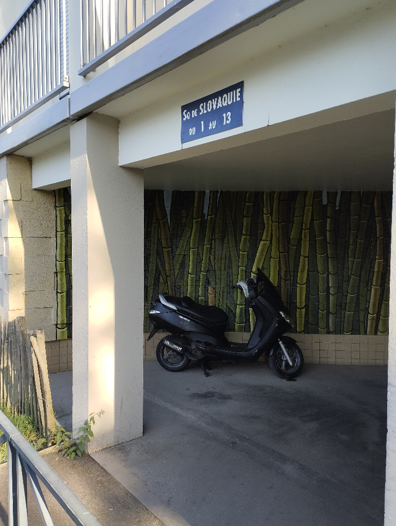 Scooter abandonné suspect